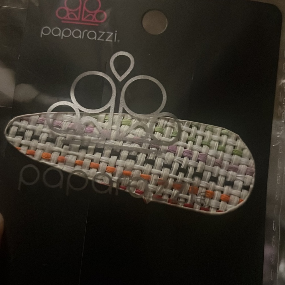 Wicker-Like Thread Hair Clip - Picture 3 of 4